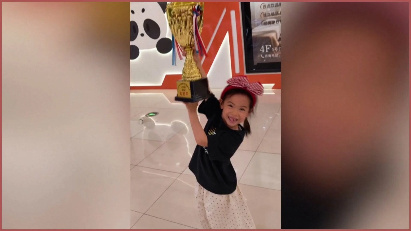 Lian Yunzhi, de 6 anos, bate recorde mundial do cubo 2 vezes