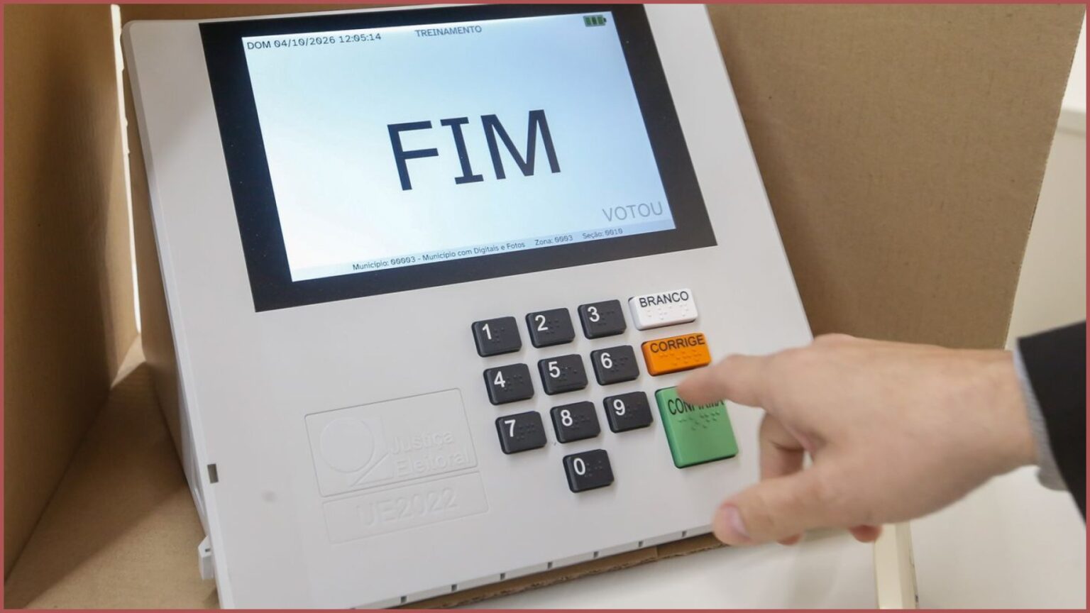 467 urnas eletrônicas são substituídas nas duas primeiras horas
