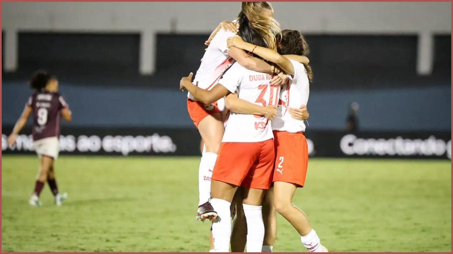 Bragantino vence Ferroviária fora e larga na frente nas quartas Bragantino vence Ferroviária fora e larga na frente nas quartas