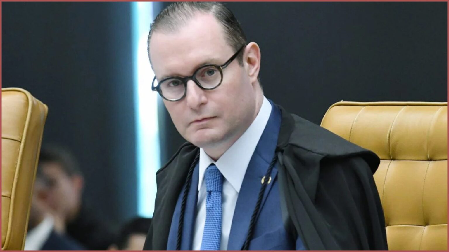 Zanin dá cinco dias para TSE explicar vitória de Douglas Ruas
